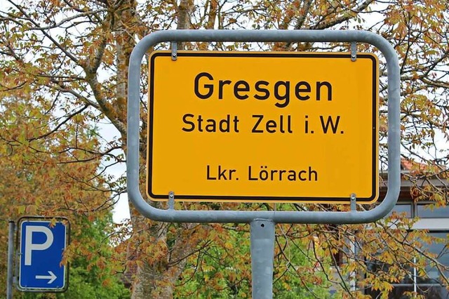 Den Zusatz &#8222;Stadt Zell&#8220; h...er 90er Jahre wieder streichen mssen.  | Foto: Hermann Jacob