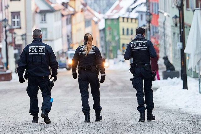 Die Polizei war am Wochenende gefordert (Symbolbild).  | Foto: Sebastian Gollnow (dpa)