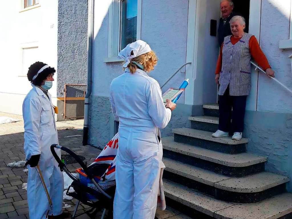 Als Impfstoff verteilte ein Impfteam Fasendscherben in Grafenhausen.