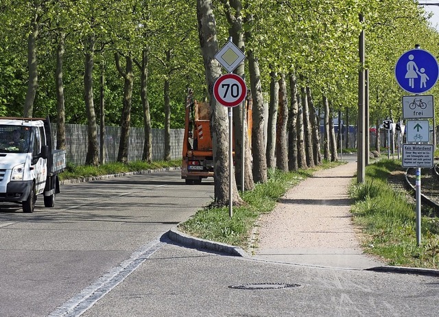 Der Radweg entlang der Alten Strae soll breiter werden.   | Foto: Herbert Frey