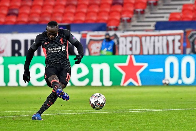 Sadio Man trifft hier zum 2:0 fr Liverpool.  | Foto: Marton Monus (dpa)