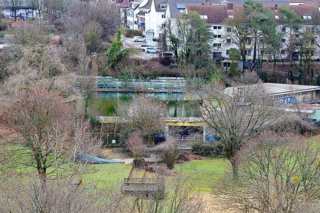 Fr den Neubau des Westbad-Auenbecken...illionen Euro in den Haushalt stellen.  | Foto: Ingo Schneider
