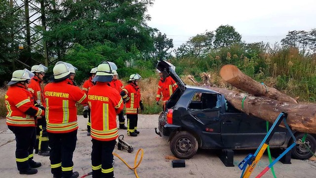 Im Lockdown sind Feuerwehrbungen nich... bung im September 2019 in Kleinkems.  | Foto: Feuerwehr Efringen-Kirchen