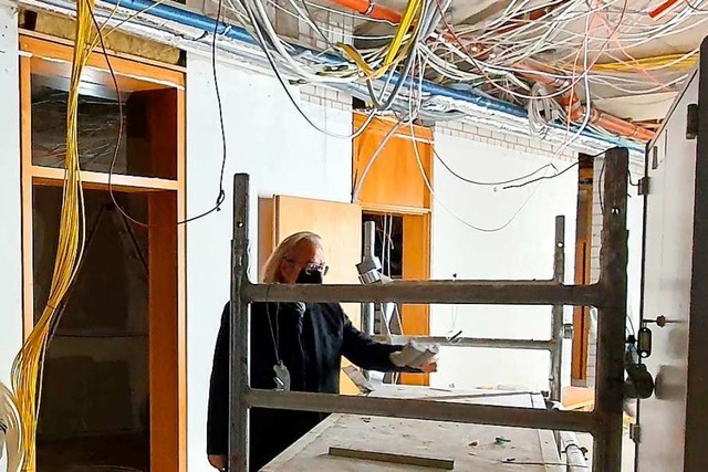 Unmengen neuer Kabel werden beim  Umbau der Schule verlegt.  | Foto: Julius Wilhelm Steckmeister