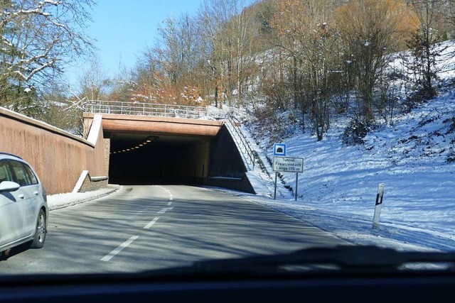 Der Freiatzenbachtunnel auf der B317 w...zstck&#8220; der Zeller Ortsumgehung.  | Foto: Sarah Trinler