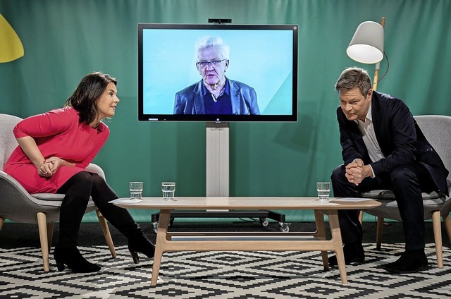 Winfried Kretschmann schickte den Bund...zenden der Grnen eine Videobotschaft.  | Foto: Kay Nietfeld (dpa)