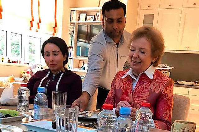 Prinzessin Latifa im Dezember 2018 mit Mary Robinson.  | Foto: STRINGER (AFP)