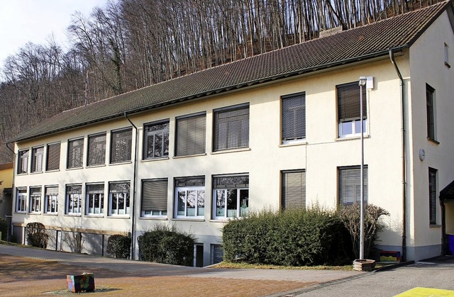 Bald mehr als nur Schule - im September zieh hier ein Kindergarten ein.  | Foto: Rolf Reimann