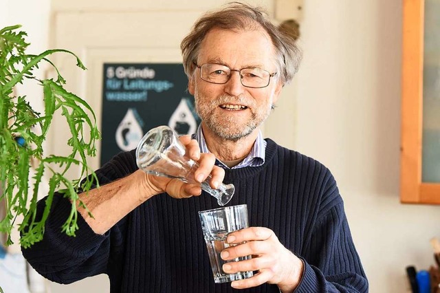 Nikolaus Geiler wirbt fr Leitungswasser als Getrnk.  | Foto: Rita Eggstein