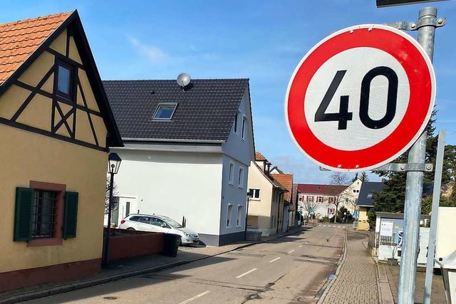 Autofahrer, die durch Vgisheim rollen...s gilt brigens schon lnger Tempo 30.  | Foto: Alexander Huber