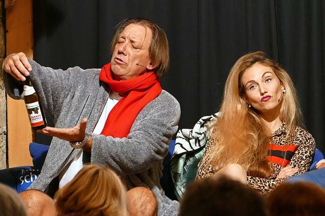 Peter Buchenau und Marina Tinz unterhi...ehr mit &#8222;Mnnerschnupfen&#8220;.  | Foto: Hrvoje Miloslavic