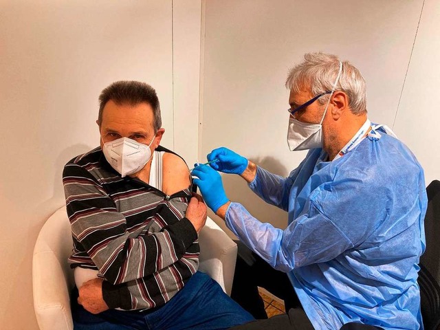 Als erster Senior im Kreis emmendingen... gegen das Coronavirus geimpft worden.  | Foto: Landratsamt Emmendingen