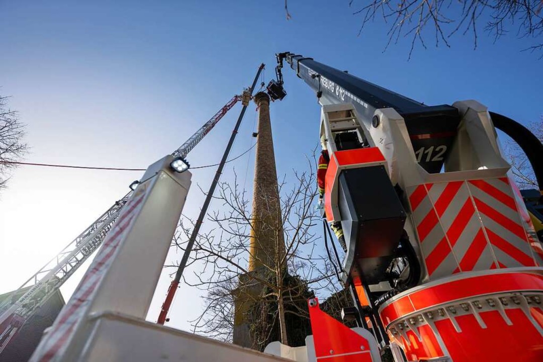 An technischem Gert waren involviert:...n, die Gelenkbhne und die Drehleiter.  | Foto: Stadt Freiburg / Mundenhof