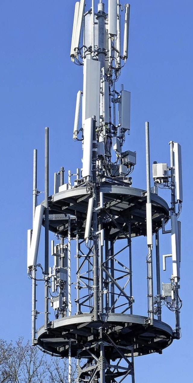 5-G-Antennen auf dem Funkmast.  | Foto: Bernd Weissbrod (dpa)