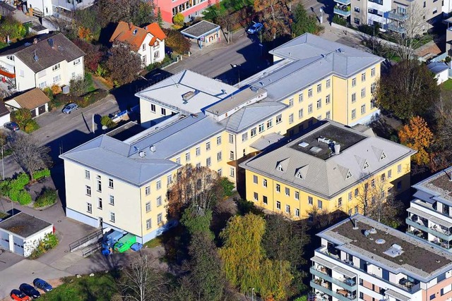 Eine Perspektive frs Krankenhaus Scho...atives Seniorenwohnprojekt vorstellen.  | Foto: Erich Meyer