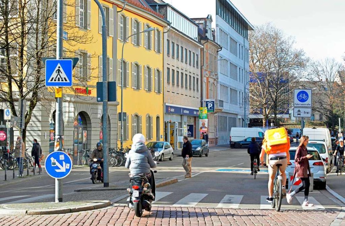 Die Parkhuser an der Rempartstrae so...tz Einbahnregelung erreichbar bleiben.  | Foto: Michael Bamberger
