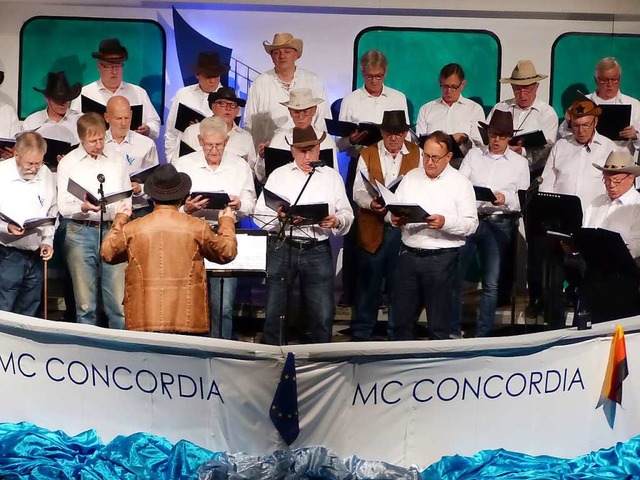 Das waren noch Zeiten, als die Concord...ht stehend miteinander singen konnten.  | Foto: Annette Preu