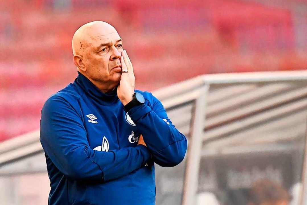 Nicht mehr länger Trainer des FC Schalke 04: Christian Gross.  | Foto: THOMAS KIENZLE (AFP)