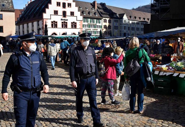 Der Vollzugsdienst in Freiburg soll ve...ner, Einzelhandel und Gastronomie aus.  | Foto: Thomas Kunz