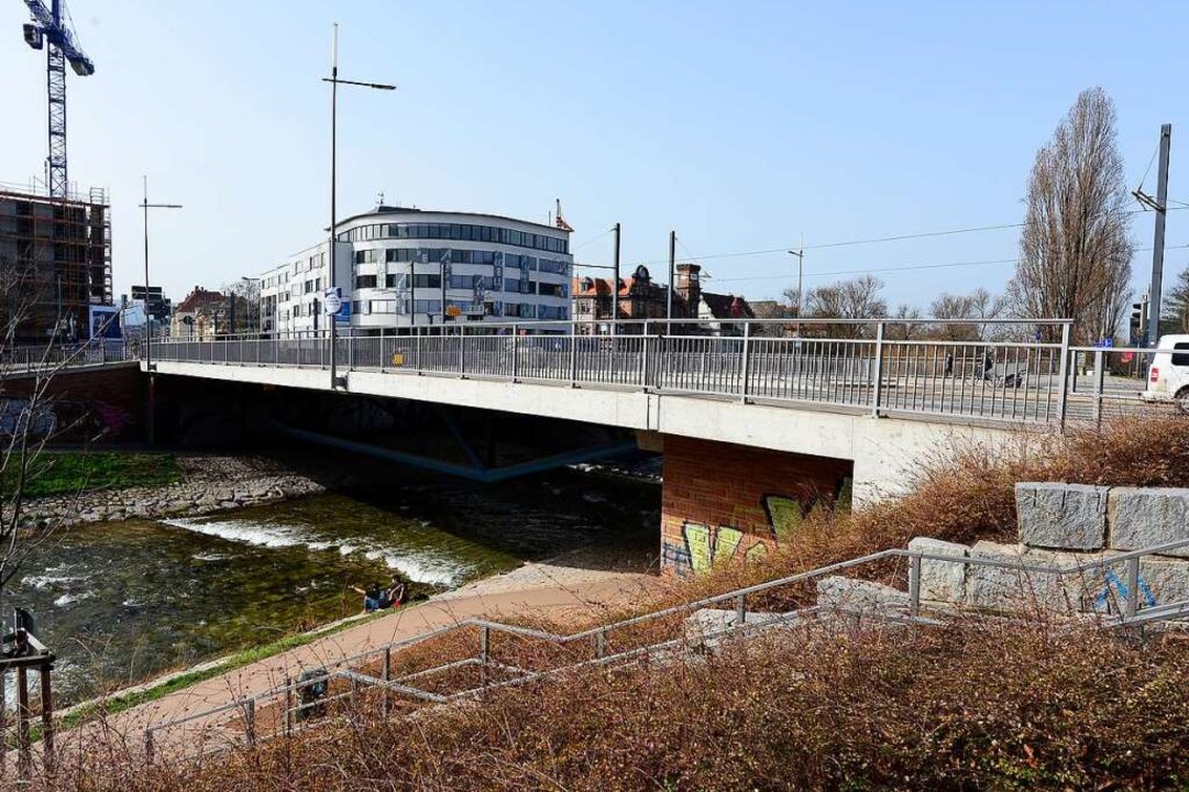An der Stelle der Friedrichsbrcke bef...ie zweite Generation der Kronenbrcke.  | Foto: Ingo Schneider