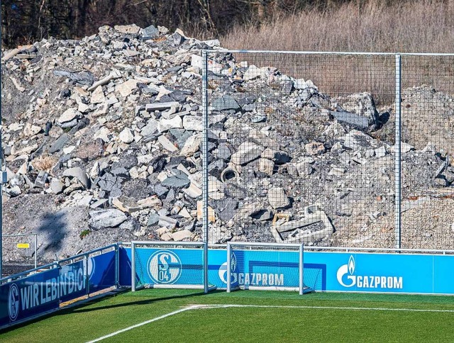 Trmmerhaufen Schalke  | Foto: Guido Kirchner (dpa)