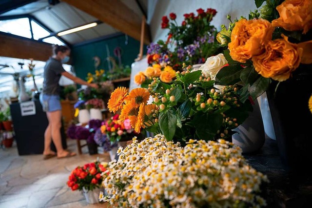 Ab Montag wieder erlaubt: Verkauf im Blumenladen  | Foto: Sebastian Gollnow (dpa)