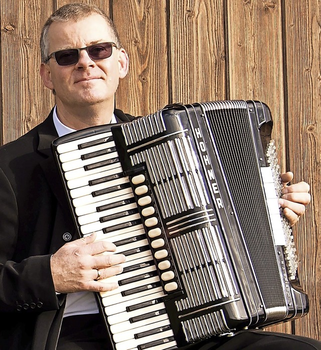 Dieter Lau dirigiert seit nunmehr 25 Jahren das AOF.   | Foto: Ellen Schmauss    Photography