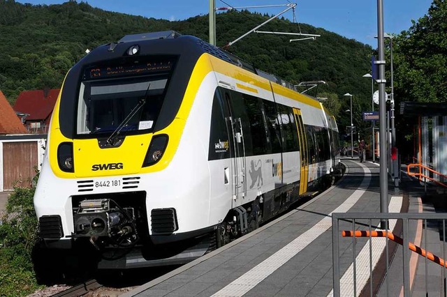 Ein Talent-3-Zug der SWEG auf der Mns...sung wohl erst ab Herbst nachgerstet.  | Foto: Hans-Peter Mller