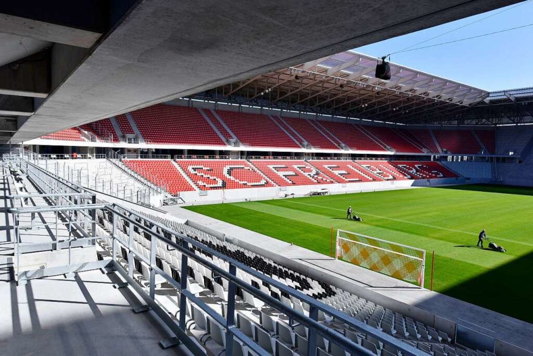 Fuball wird im neuen Stadion erst zur...hen Sportclub und Stadtverwaltung aus.  | Foto: Thomas Kunz