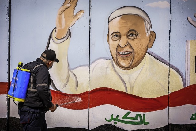 Mit dem Motto &#8222;Ihr seid alle Br...ll Papst Franziskus den Irak besuchen.  | Foto: Ameer Al Mohammedaw