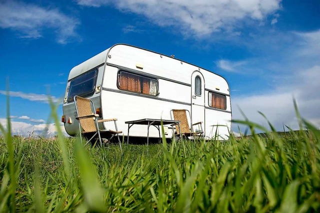 Ein Wohnwagen darf nicht ohne weiteres...zu ein bemerkenswertes Gerichtsurteil.  | Foto: habrda  (stock.adobe.com)