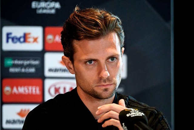 FC Basels Mittelfeldspieler Valentin S...Pressekonferenz im vergangenen Sommer.  | Foto: FABRICE COFFRINI (AFP)