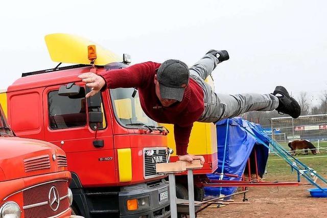 Zirkus Lamberti wartet am Biengener Sportplatz auf bessere Zeiten