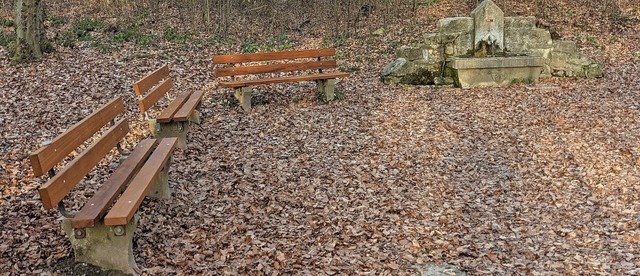 Diese Ruhebnke hat der Werkhof der Ge... am  Dngeligeist-Brunnen aufgestellt.  | Foto: Heinz und Monika Vollmar