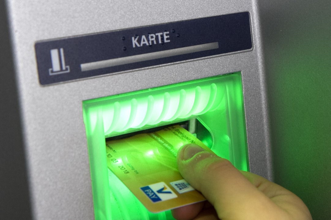 Wenn ein Bankautomat in Zell eine EC-Karte aus München verschluckt - Zell im Wiesental 