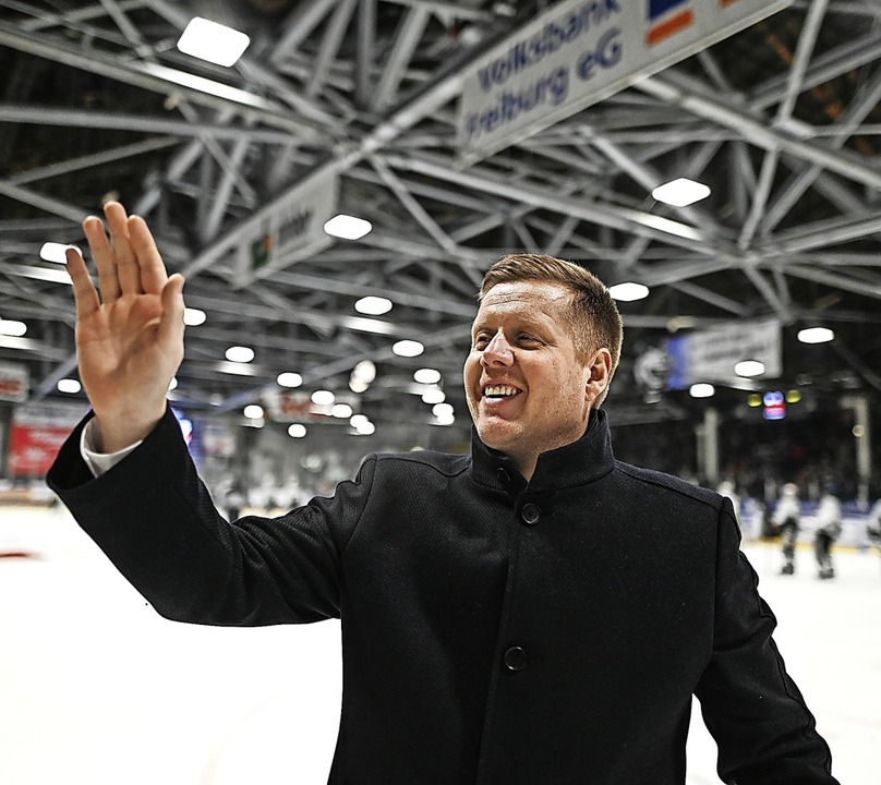 EHC-Coach Peter Russell wechselt zum Liga-Konkurrenten Ravensburg.    | Foto: Patrick Seeger