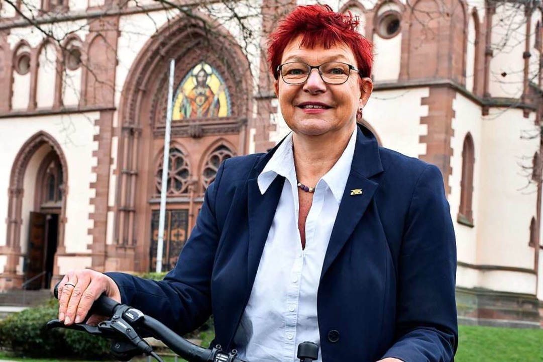 Gabi Rolland auf dem Sthlinger Kirchplatz  | Foto: Thomas Kunz