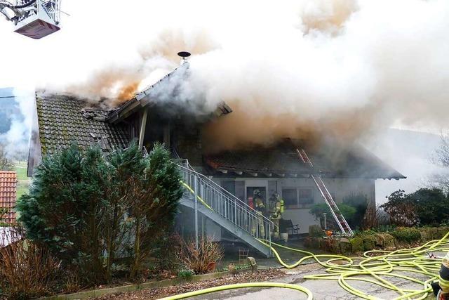 Feuer im Dachstuhl eines Hauses in Elzach-Oberprechtal verursacht groen Schaden