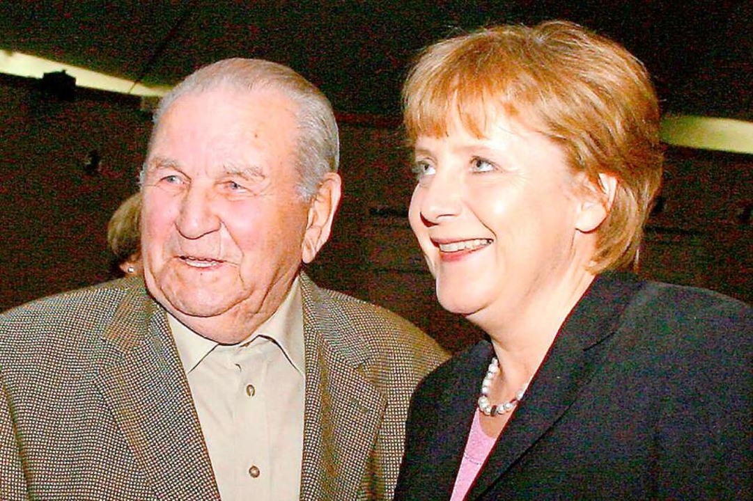Senior-Chef Franz Mack 2005 mit der  V...raktion im Bundestag, Angela Merkel.    | Foto: Heidi Foessel