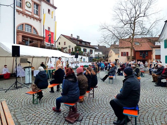 Gottesdienst zum Patrozinium auf dem Kirchplatz  | Foto: Gabi Funk