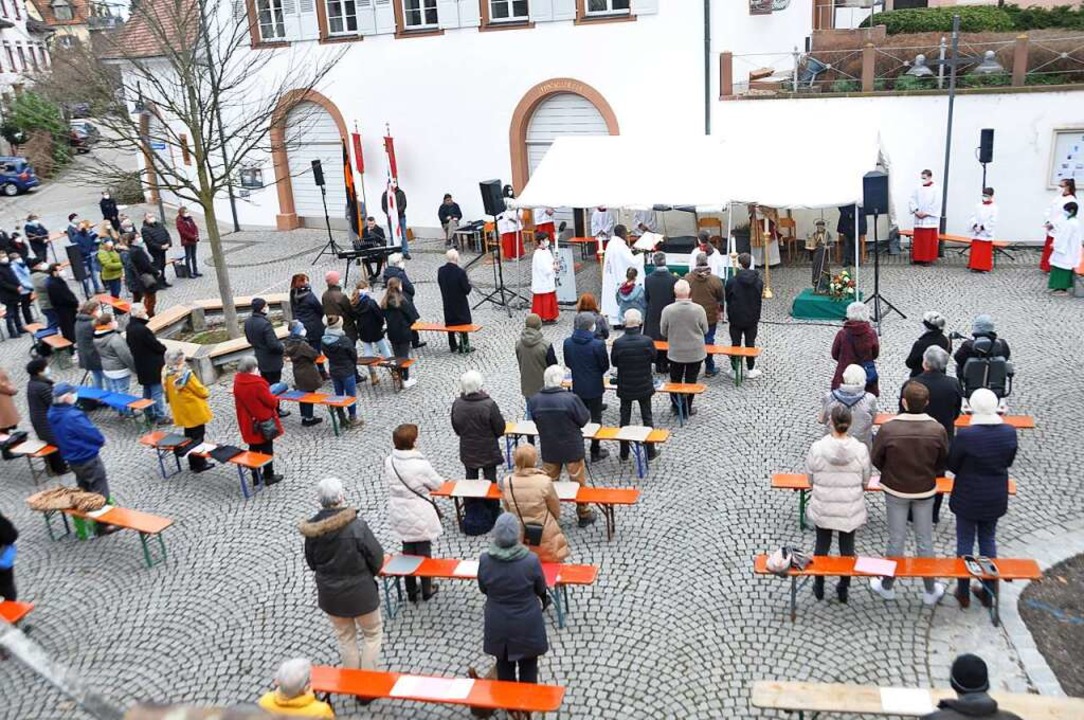 Gottesdienst zum Patrozinium auf dem Kirchplatz  | Foto: Daniel Gramespacher