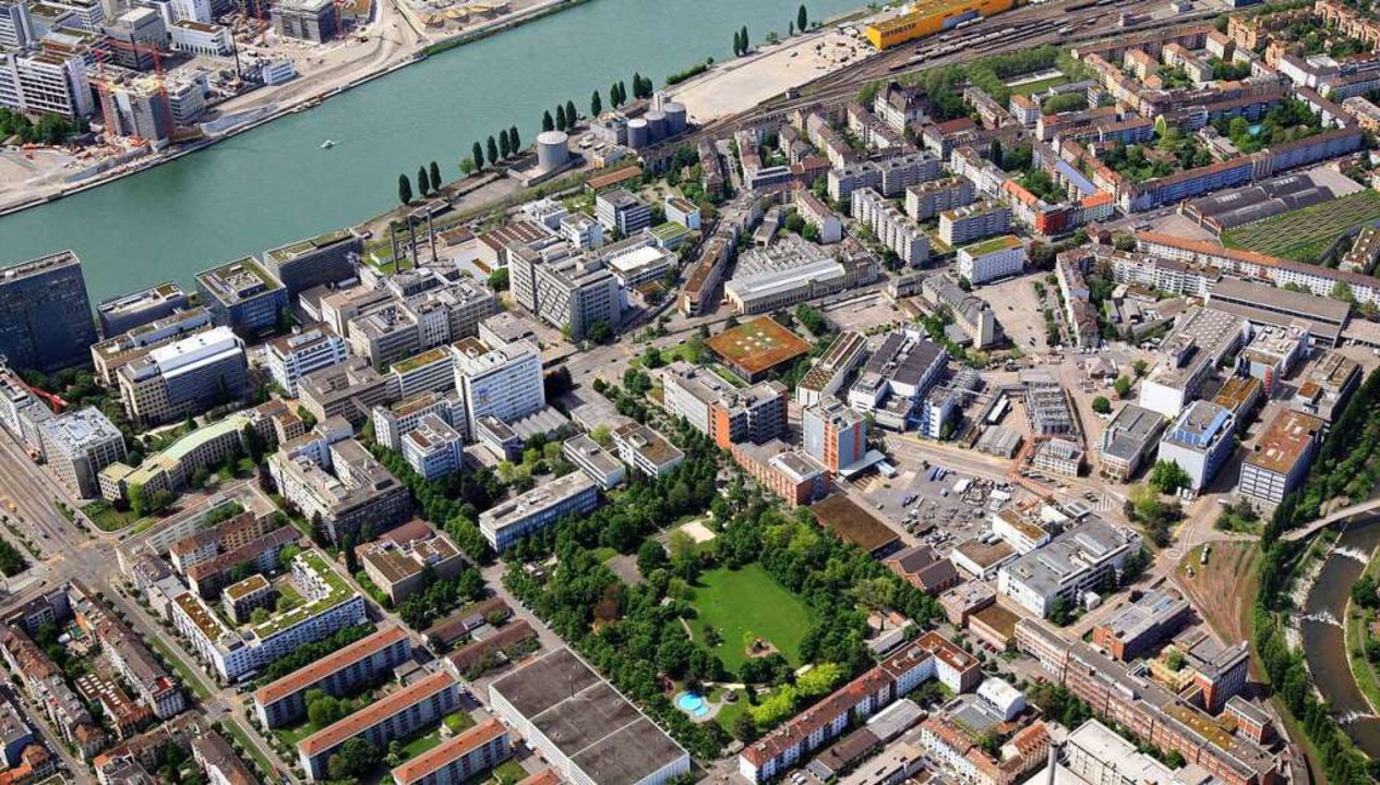 Das Areal aus der Luft mit dem stdtischen Horburg-Park (unten)  | Foto: Erich Meyer