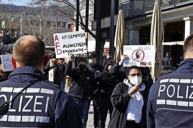 Antifa belagert Wahlkampfstnde der AfD