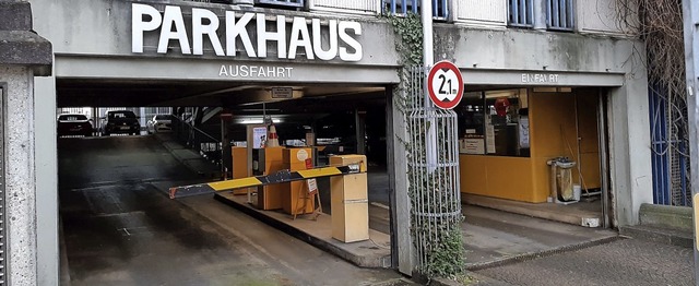 Obwohl  die Rollgittertore ersetzt werden, kann das Parkhaus benutzt werden.  | Foto: Stadt Emmendingen
