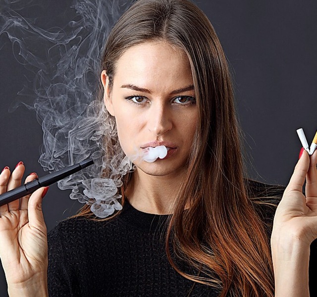 E-Zigaretten drfen in Basel erst im Alter von 18 Jahren gekauft werden.  | Foto: Knut Wiarda  (stock.adobe.com)