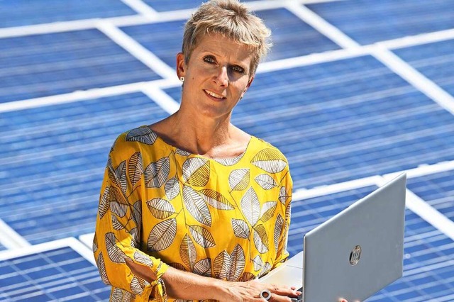 Umweltmanagerin Claudia Frenzel verbes...nd dessen kostrom-Marke NaturEnergie.  | Foto: Juri Junkov