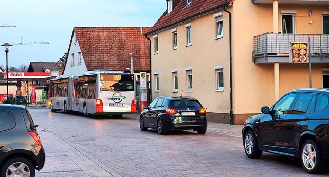 Derzeit verbinden zwei Buslinien der V...ahnendhaltestelle Freiburg-Paduaallee.  | Foto: Julius Wilhelm Steckmeister