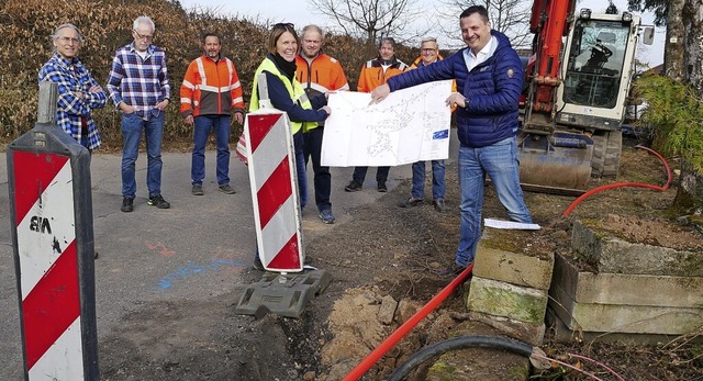 Dieter Muck, Roland Baumgartner, Danie...der Rohre im Bildstckleweg von Hnner  | Foto: Michael Gottstein