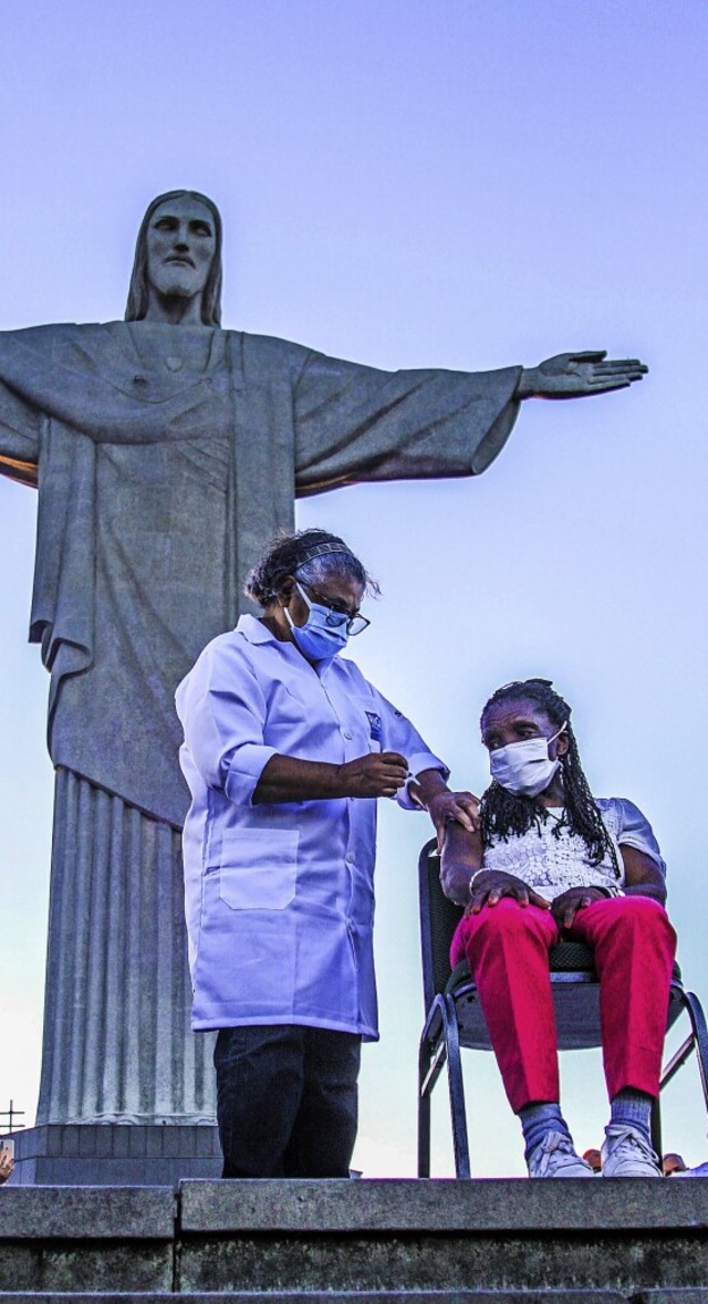Impfung im brasilianischen Rio de Janeiro  | Foto: Ellan Lustosa via www.imago-images.de