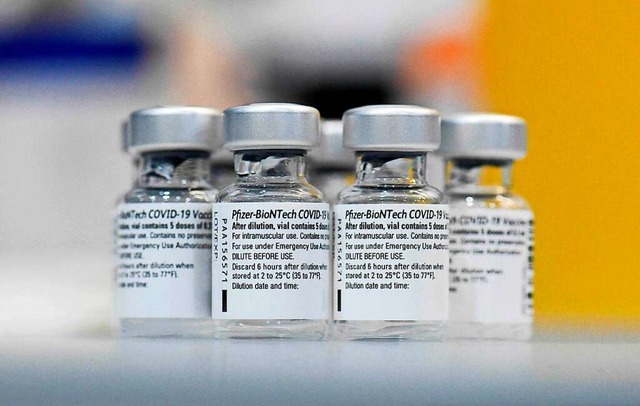 Begehrte Ware: der Pfizer-Biontech-Impfstoff  | Foto: THOMAS KIENZLE (AFP)